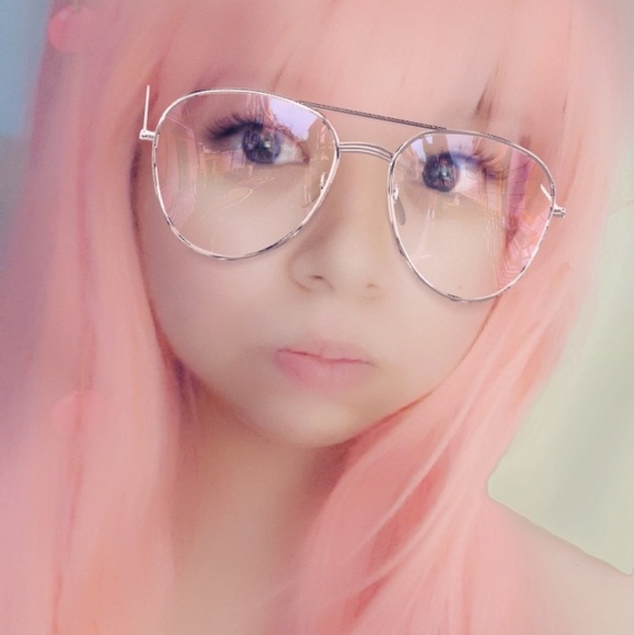 Meet your Posher, Melly - Picture 1 of 1